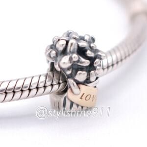 Authentic PANDORA Bouquet of Flowers Charm - 790441